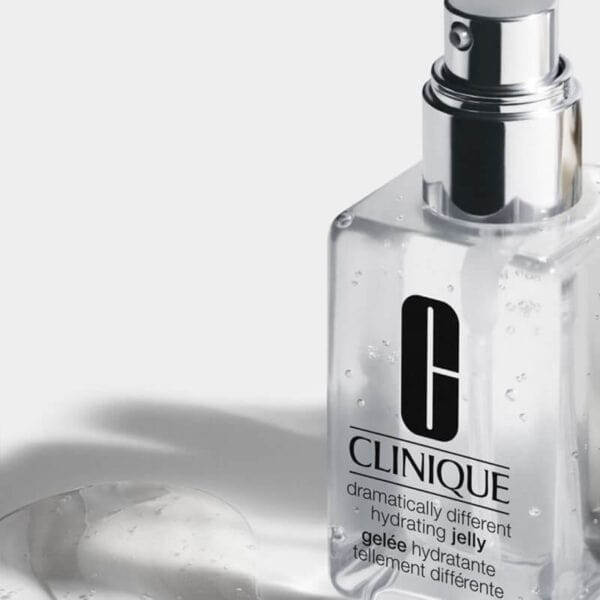 معرفی ژل آبرسان دراماتیکالی کلینیک clinique